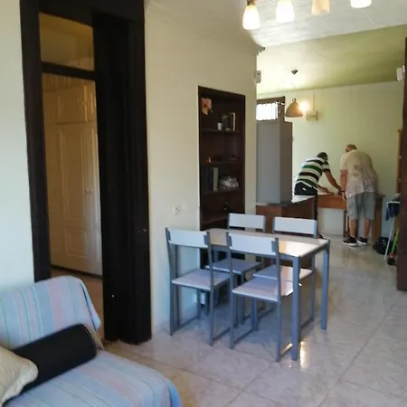 Primavera Appartement Tot 7 Personen Ideaal Voor Backpackers Arona  Exterior photo