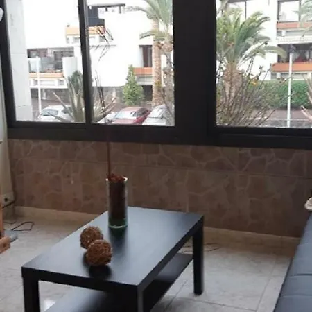 Primavera Appartement Tot 7 Personen Ideaal Voor Backpackers Arona  Exterior photo