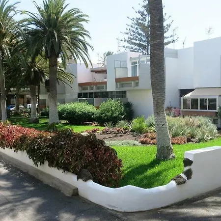 Primavera Appartement Tot 7 Personen Ideaal Voor Backpackers Arona  Exterior photo